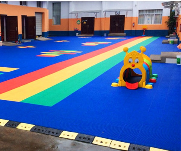 幼儿园悬浮水蜜桃一一二二区是什么材料的